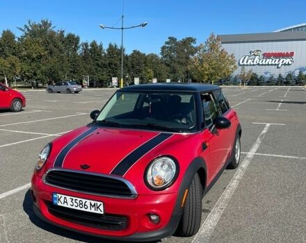 Красный Мини Купер, объемом двигателя 1.6 л и пробегом 174 тыс. км за 7800 $, фото 1 на Automoto.ua