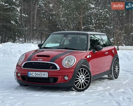 Червоний Міні Cooper, об'ємом двигуна 1.6 л та пробігом 208 тис. км за 5900 $, фото 1 на Automoto.ua