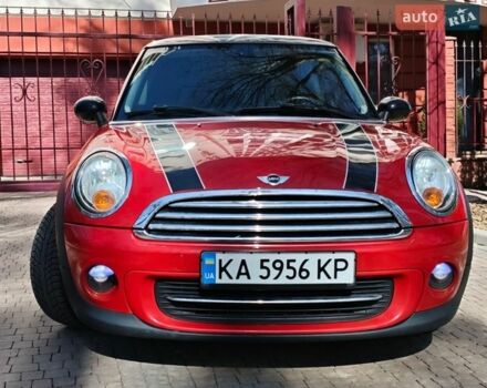 Червоний Міні Cooper, об'ємом двигуна 1.6 л та пробігом 268 тис. км за 7300 $, фото 1 на Automoto.ua