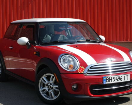 Червоний Міні Cooper, об'ємом двигуна 1.6 л та пробігом 100 тис. км за 9900 $, фото 1 на Automoto.ua