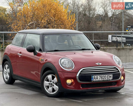 Красный Мини Купер, объемом двигателя 1.5 л и пробегом 168 тыс. км за 9500 $, фото 1 на Automoto.ua