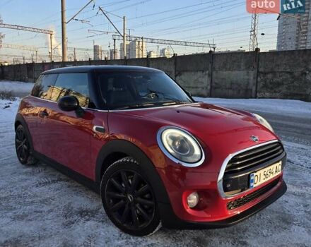Красный Мини Купер, объемом двигателя 1.5 л и пробегом 200 тыс. км за 11200 $, фото 1 на Automoto.ua