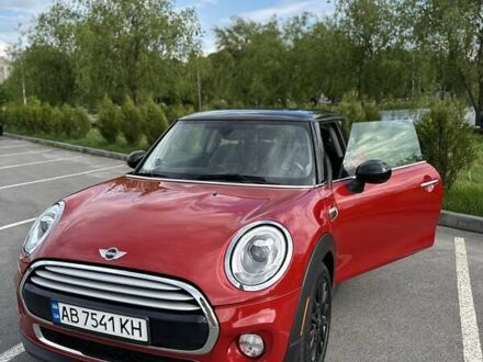 Червоний Міні Cooper, об'ємом двигуна 1.5 л та пробігом 144 тис. км за 11800 $, фото 1 на Automoto.ua