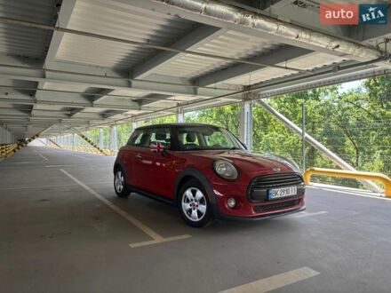Червоний Міні Cooper, об'ємом двигуна 1.5 л та пробігом 218 тис. км за 9100 $, фото 1 на Automoto.ua