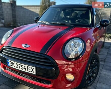 Червоний Міні Cooper, об'ємом двигуна 1.5 л та пробігом 155 тис. км за 11111 $, фото 1 на Automoto.ua