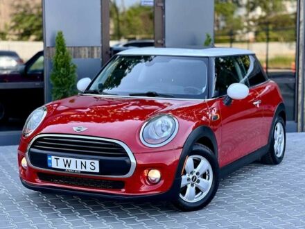 Червоний Міні Cooper, об'ємом двигуна 1.5 л та пробігом 130 тис. км за 10900 $, фото 1 на Automoto.ua