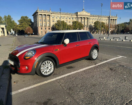 Червоний Міні Cooper, об'ємом двигуна 1.5 л та пробігом 144 тис. км за 12500 $, фото 1 на Automoto.ua