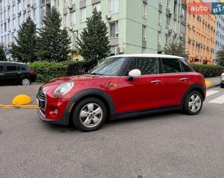 Червоний Міні Cooper, об'ємом двигуна 1.5 л та пробігом 137 тис. км за 12200 $, фото 1 на Automoto.ua