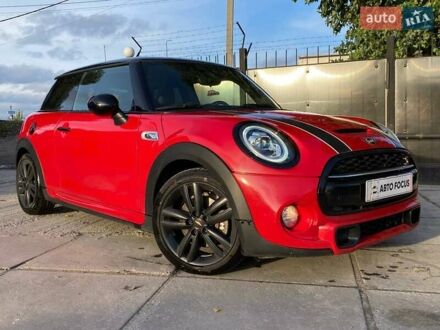 Червоний Міні Cooper, об'ємом двигуна 2 л та пробігом 104 тис. км за 17990 $, фото 1 на Automoto.ua