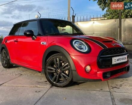 Червоний Міні Cooper, об'ємом двигуна 2 л та пробігом 104 тис. км за 17990 $, фото 1 на Automoto.ua