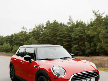 Червоний Міні Cooper, об'ємом двигуна 1.5 л та пробігом 45 тис. км за 17800 $, фото 1 на Automoto.ua