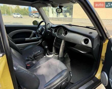 Жовтий Міні Cooper, об'ємом двигуна 1.6 л та пробігом 208 тис. км за 3950 $, фото 13 на Automoto.ua