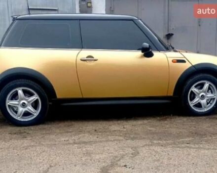 Желтый Мини Купер, объемом двигателя 1.6 л и пробегом 189 тыс. км за 4500 $, фото 2 на Automoto.ua