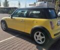 Жовтий Міні Cooper, об'ємом двигуна 1.6 л та пробігом 184 тис. км за 4900 $, фото 3 на Automoto.ua