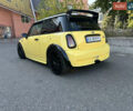 Желтый Мини Купер, объемом двигателя 1.58 л и пробегом 160 тыс. км за 12000 $, фото 1 на Automoto.ua