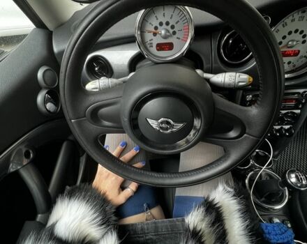 Желтый Мини Купер, объемом двигателя 1.6 л и пробегом 233 тыс. км за 5000 $, фото 5 на Automoto.ua