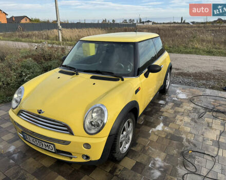 Жовтий Міні Cooper, об'ємом двигуна 1.6 л та пробігом 253 тис. км за 4200 $, фото 7 на Automoto.ua