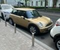 Желтый Мини Купер, объемом двигателя 1.6 л и пробегом 233 тыс. км за 5000 $, фото 3 на Automoto.ua