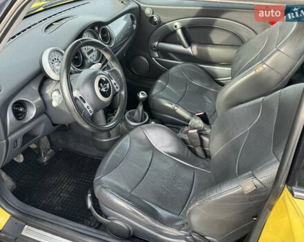 Жовтий Міні Cooper, об'ємом двигуна 1.6 л та пробігом 253 тис. км за 4200 $, фото 6 на Automoto.ua