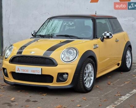Желтый Мини Купер, объемом двигателя 1.6 л и пробегом 201 тыс. км за 6990 $, фото 5 на Automoto.ua