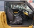 Желтый Мини Купер, объемом двигателя 1.6 л и пробегом 201 тыс. км за 6990 $, фото 45 на Automoto.ua