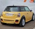 Желтый Мини Купер, объемом двигателя 1.6 л и пробегом 201 тыс. км за 6990 $, фото 36 на Automoto.ua
