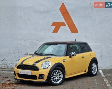 Желтый Мини Купер, объемом двигателя 1.6 л и пробегом 201 тыс. км за 6990 $, фото 8 на Automoto.ua