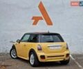 Желтый Мини Купер, объемом двигателя 1.6 л и пробегом 201 тыс. км за 6990 $, фото 24 на Automoto.ua