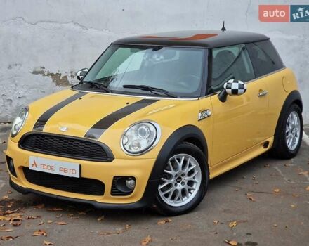 Желтый Мини Купер, объемом двигателя 1.6 л и пробегом 201 тыс. км за 6990 $, фото 9 на Automoto.ua
