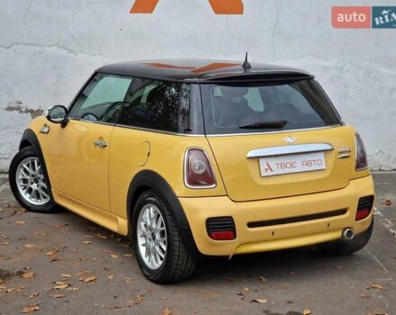 Желтый Мини Купер, объемом двигателя 1.6 л и пробегом 201 тыс. км за 6990 $, фото 25 на Automoto.ua