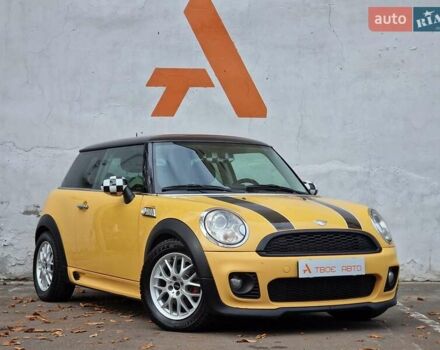 Желтый Мини Купер, объемом двигателя 1.6 л и пробегом 201 тыс. км за 6990 $, фото 15 на Automoto.ua