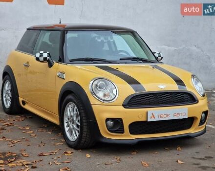 Желтый Мини Купер, объемом двигателя 1.6 л и пробегом 201 тыс. км за 6990 $, фото 6 на Automoto.ua
