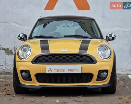 Желтый Мини Купер, объемом двигателя 1.6 л и пробегом 201 тыс. км за 6990 $, фото 4 на Automoto.ua