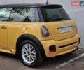 Желтый Мини Купер, объемом двигателя 1.6 л и пробегом 201 тыс. км за 6990 $, фото 23 на Automoto.ua