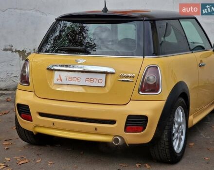 Желтый Мини Купер, объемом двигателя 1.6 л и пробегом 201 тыс. км за 6990 $, фото 33 на Automoto.ua