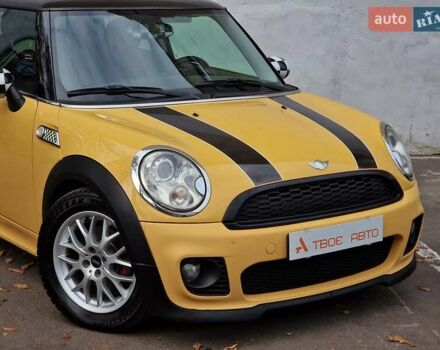 Желтый Мини Купер, объемом двигателя 1.6 л и пробегом 201 тыс. км за 6990 $, фото 17 на Automoto.ua