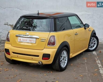 Желтый Мини Купер, объемом двигателя 1.6 л и пробегом 201 тыс. км за 6990 $, фото 30 на Automoto.ua