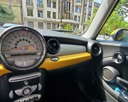 Желтый Мини Купер, объемом двигателя 1.4 л и пробегом 133 тыс. км за 6200 $, фото 10 на Automoto.ua