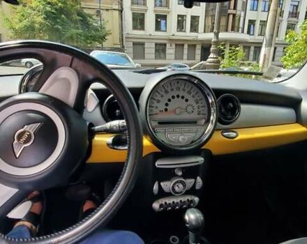 Желтый Мини Купер, объемом двигателя 1.4 л и пробегом 133 тыс. км за 6200 $, фото 5 на Automoto.ua