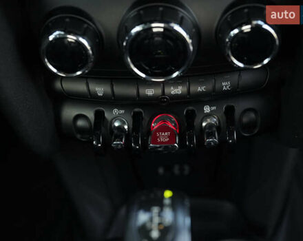 Жовтий Міні Cooper, об'ємом двигуна 1.5 л та пробігом 122 тис. км за 10999 $, фото 18 на Automoto.ua