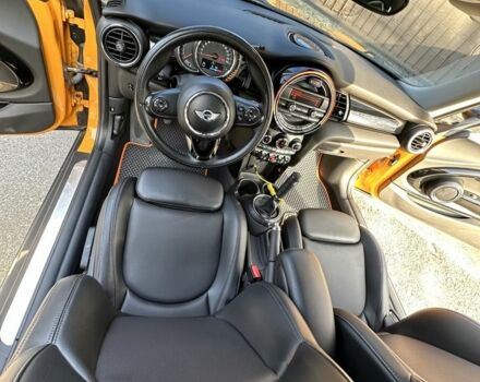 Жовтий Міні Cooper, об'ємом двигуна 1.5 л та пробігом 210 тис. км за 10000 $, фото 10 на Automoto.ua