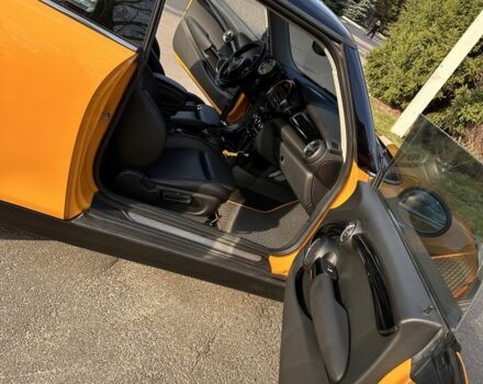 Жовтий Міні Cooper, об'ємом двигуна 1.5 л та пробігом 210 тис. км за 10000 $, фото 7 на Automoto.ua