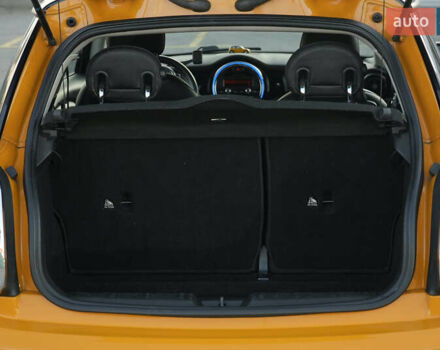 Жовтий Міні Cooper, об'ємом двигуна 1.5 л та пробігом 122 тис. км за 10999 $, фото 13 на Automoto.ua