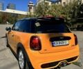Желтый Мини Купер, объемом двигателя 2 л и пробегом 82 тыс. км за 14500 $, фото 3 на Automoto.ua