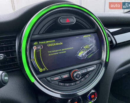 Желтый Мини Купер, объемом двигателя 2 л и пробегом 150 тыс. км за 13500 $, фото 46 на Automoto.ua