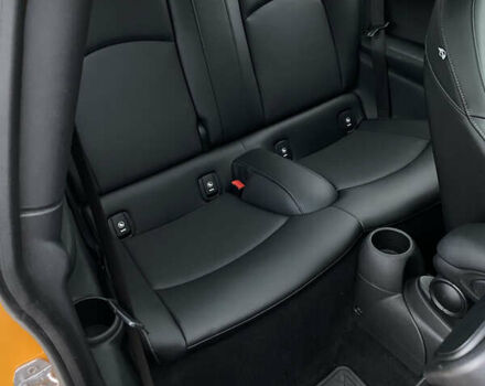 Желтый Мини Купер, объемом двигателя 2 л и пробегом 150 тыс. км за 13500 $, фото 34 на Automoto.ua