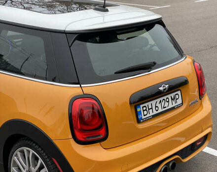 Желтый Мини Купер, объемом двигателя 2 л и пробегом 150 тыс. км за 13500 $, фото 56 на Automoto.ua