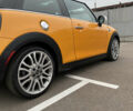 Желтый Мини Купер, объемом двигателя 2 л и пробегом 150 тыс. км за 13500 $, фото 18 на Automoto.ua
