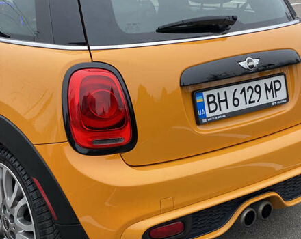 Желтый Мини Купер, объемом двигателя 2 л и пробегом 150 тыс. км за 13500 $, фото 16 на Automoto.ua