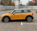 Желтый Мини Купер, объемом двигателя 2 л и пробегом 150 тыс. км за 13500 $, фото 3 на Automoto.ua